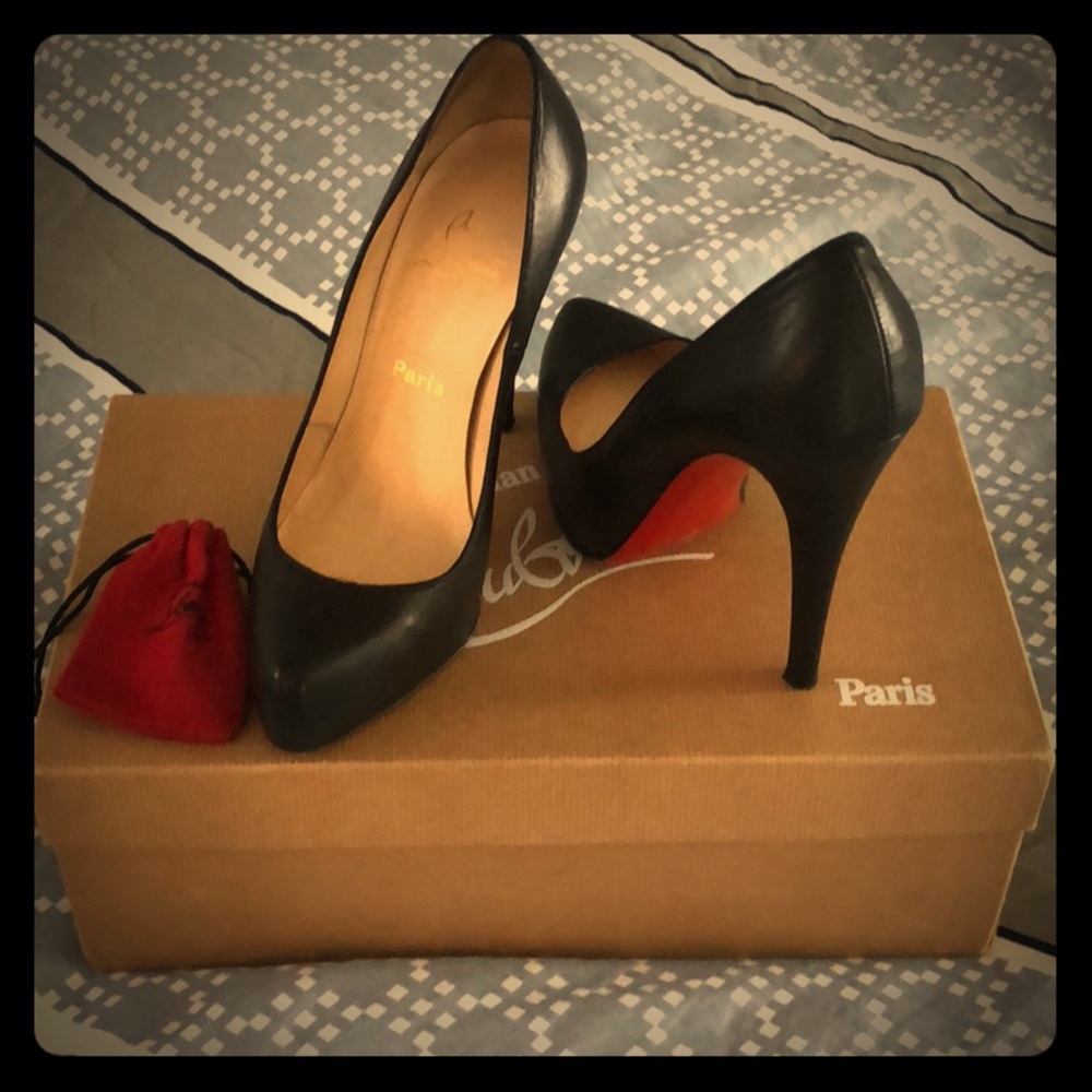 AuthenticChristian Louboutin Black Rolando Nappa